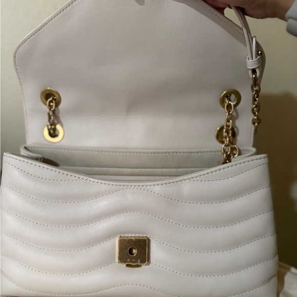 Louis Vuitton New Wave GM Chain Bag in Cream - Picture 13 of 16